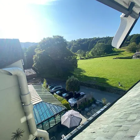 Hotel The At 4*