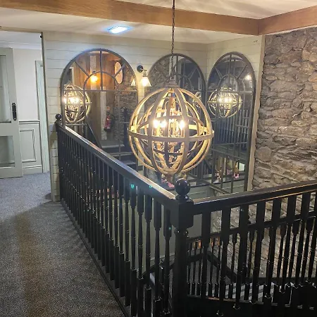 The At Hotel 4*