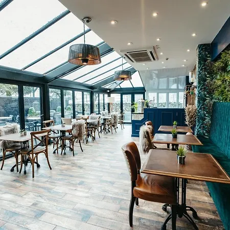 The At Hotel 4*