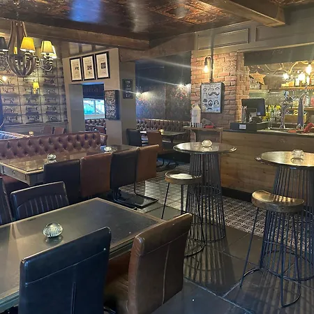 Ξενοδοχείο The At 4*