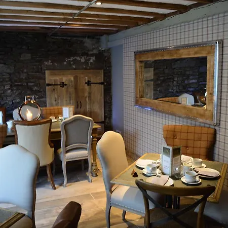 The At Hotel 4*