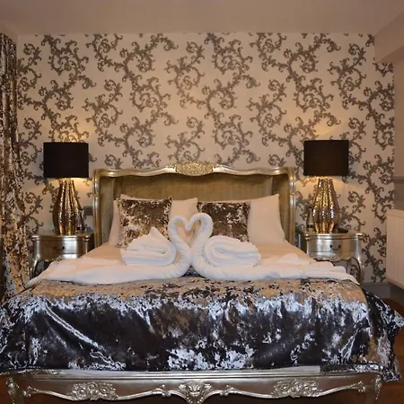 The At Ξενοδοχείο 4*