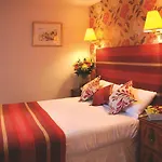 The At Hotel