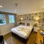 Hotel The At 4*