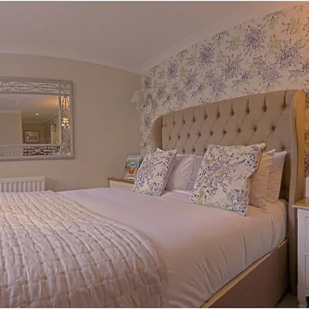The At & The Little 4* Grasmere