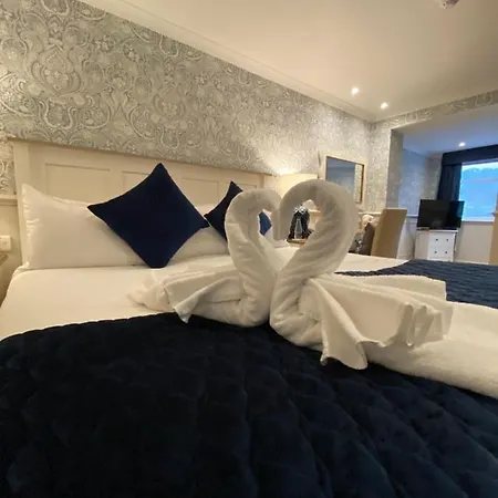 The At & The Little Hotel 4*