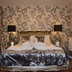 The At Hotel 4*