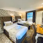 The At Hotel 4*